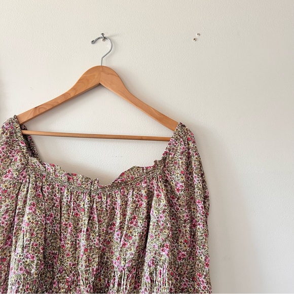 H&M | Classic Floral Long-Sleeve Cropped Blouse - Picture 2 of 3